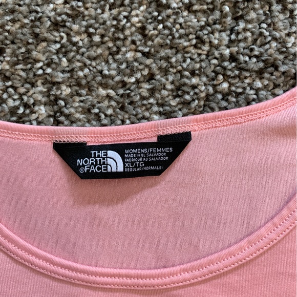 North face pink tee - Picture 4 of 5